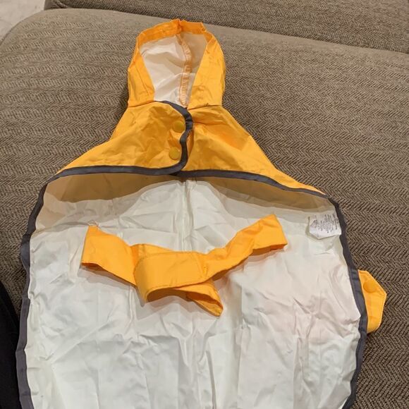 Small Dog or Cat Packable Yellow Raincoat. - Picture 6 of 7